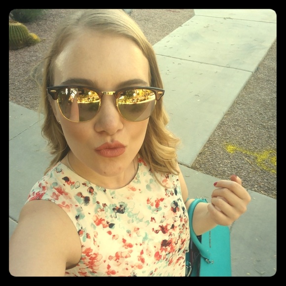 Meet your Posher, Brianna - Picture 2 of 4